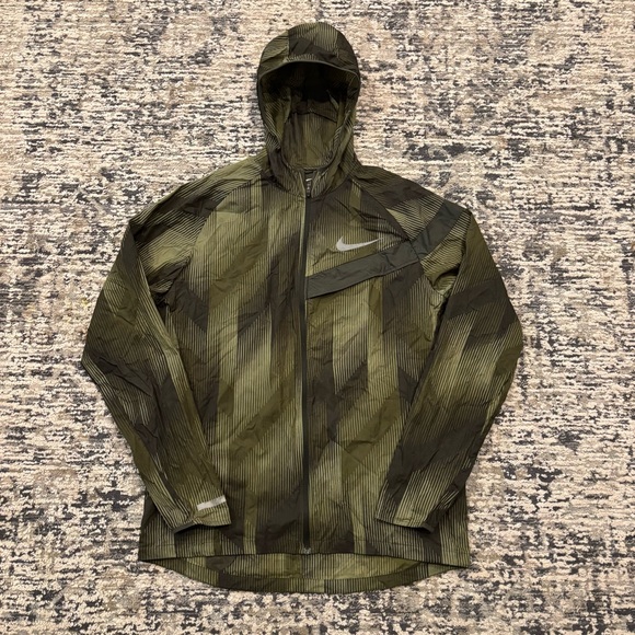 Nike Other - Nike Impossibly Light Running Jacket Hooded Packable Full Zip Reflective Medium